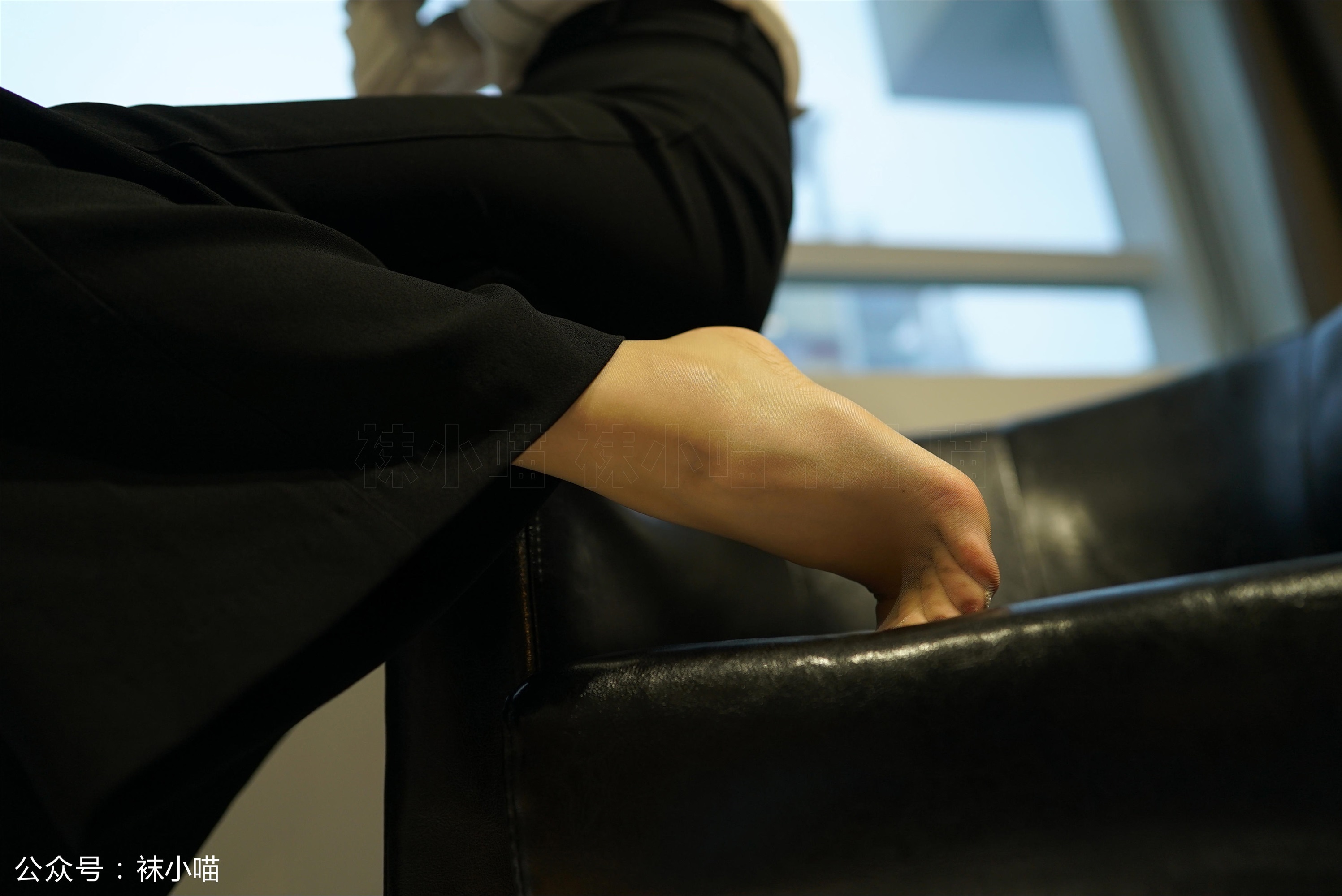 KittyWawa袜小喵  KT136《L总监的裤里丝》